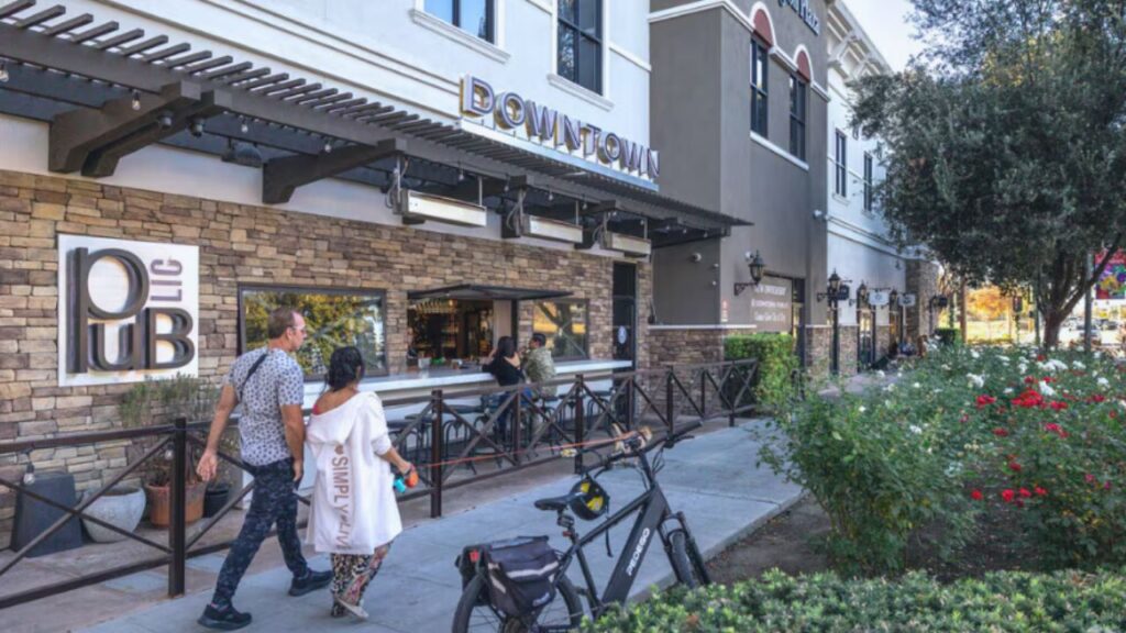 "Local dining center in Murrieta, California featuring chain restaurants and big box stores but limited boutique or upscale options.