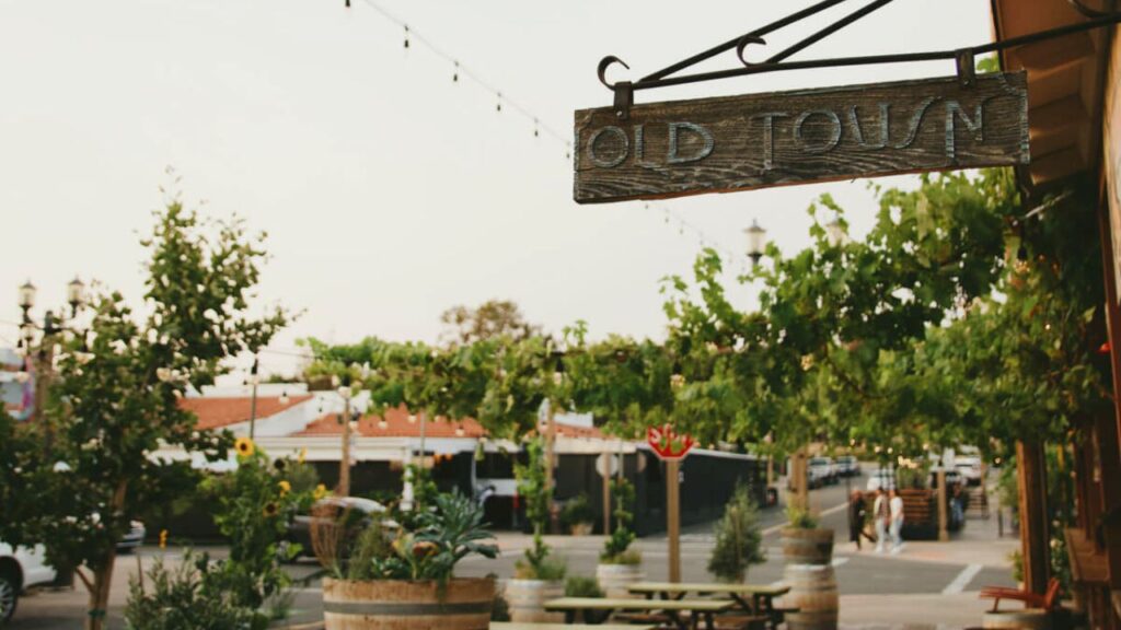 Quiet night scene in Old Town Temecula, highlighting the city’s limited nightlife and relaxed social atmosphere