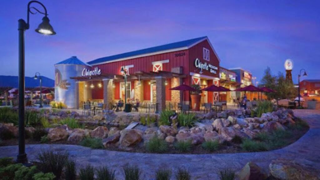 Menifee Marketplace shopping plaza with major retail stores, casual dining, and grocery options.